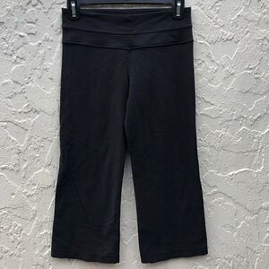 LULULEMON Black Crop Yoga Athletic Athleisure Legging Size 4‎